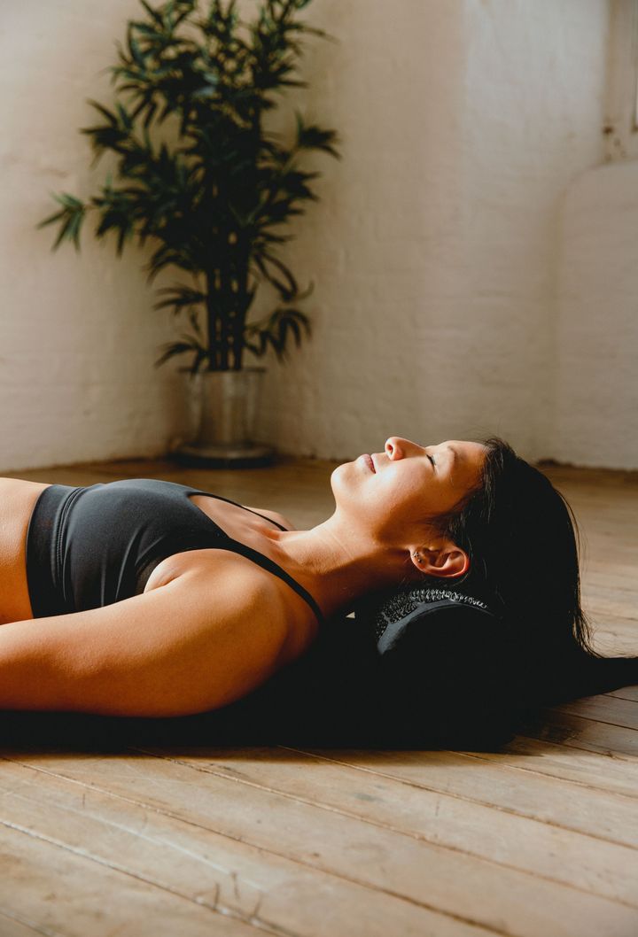 Relax Pre-Christmas Tension With This 10 Minute Acupressure Routine